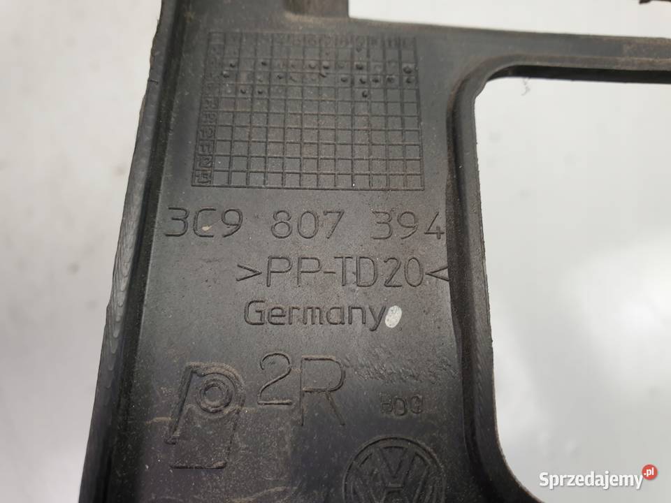 VW Passat B6 KOMBI ŚLIZG ZDERZAKA prawy TYŁ Janów