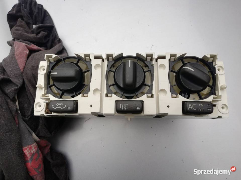 Panel sterowania nawiewu klimatyzacji volvo v40