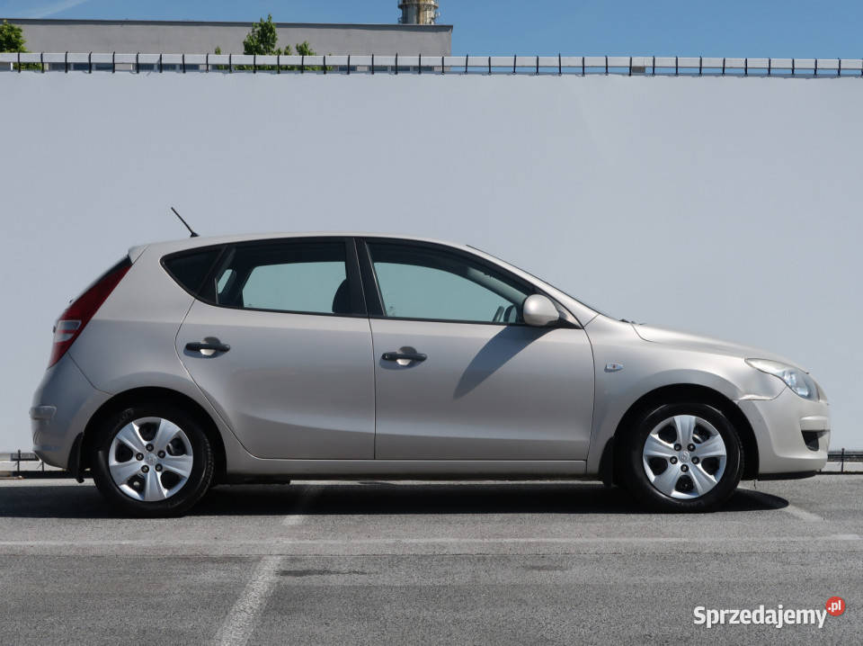 Hyundai i30 14 CVVT ABS Motoryzacja
