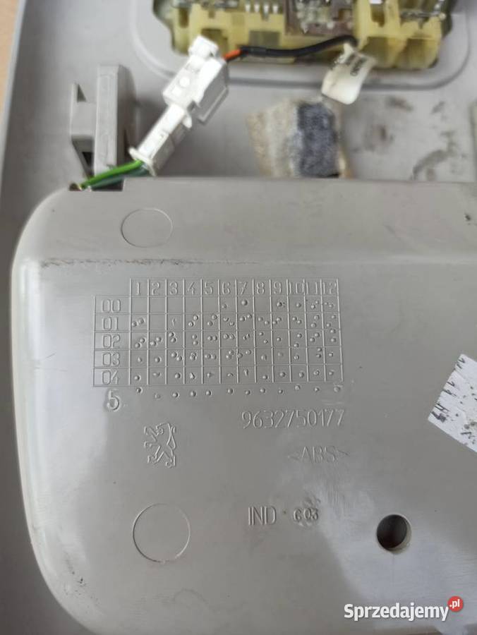 LAMPKA PODSUFITKI SCHOWEK NA OKULARY PEUGEOT 307 Oświetlenie kabiny Oświetlenie kabiny Bolesławiec