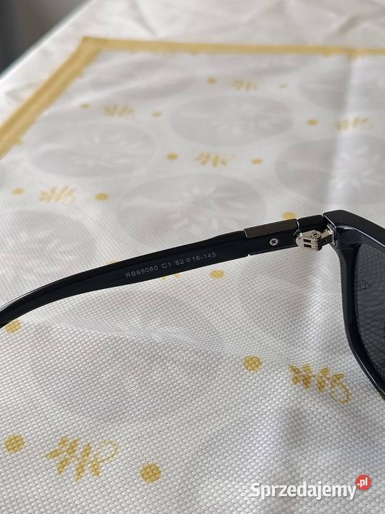 Okulary przeciwsłoneczne unisex marki RayBan Galanteria i dodatki Białystok