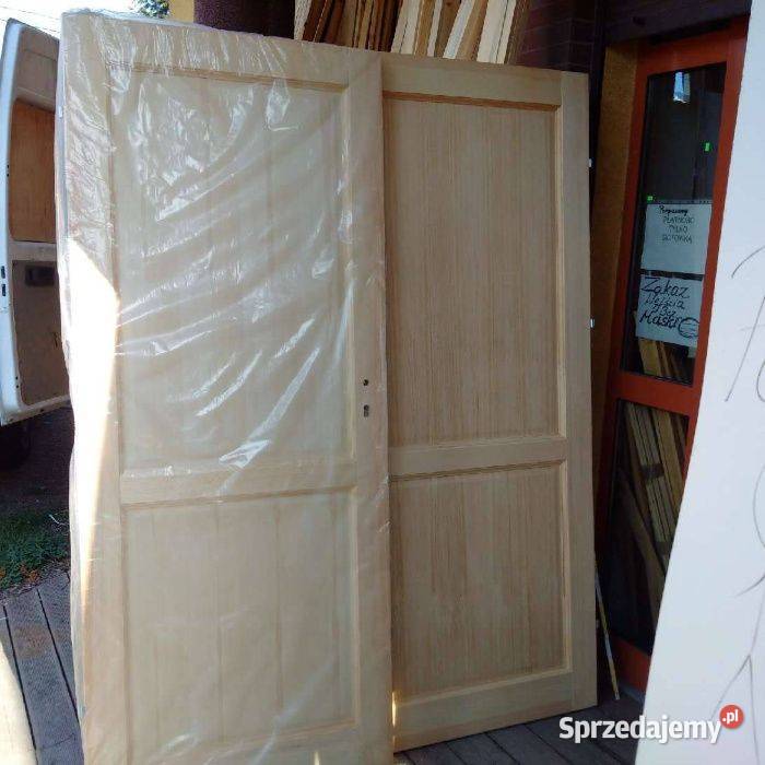 Producent prawdziwe drzwi drewniane sosnowe