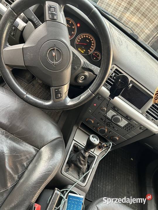 Opel Vectra C kombi 19 cdti wersja COSMO Hak przyciemniane szyby Kobiór