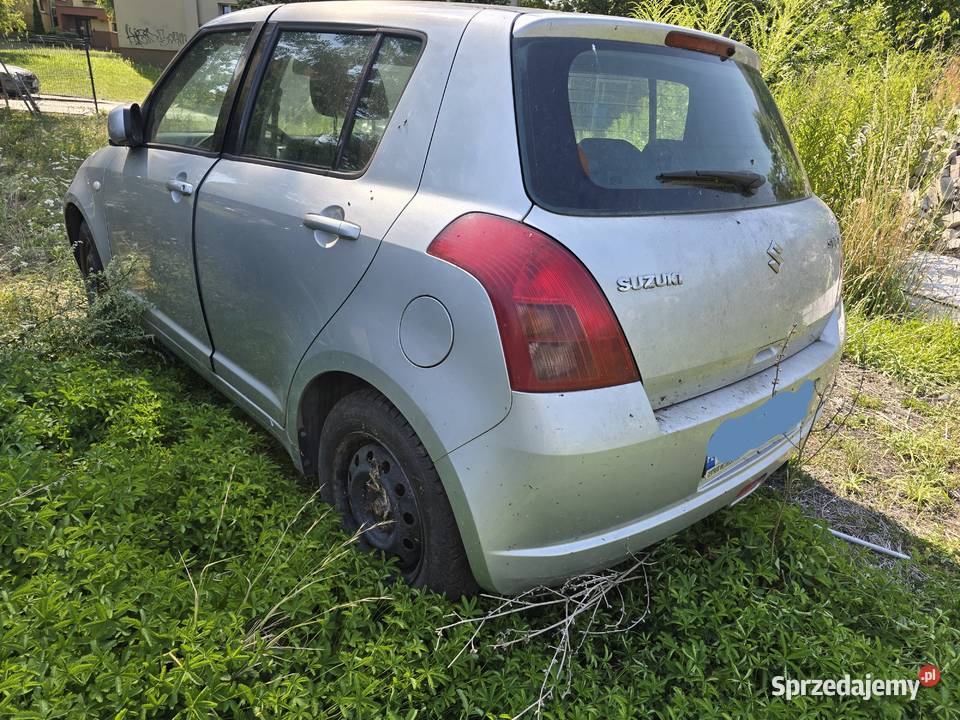 Suzuki swift 2006 13 GAZ 5 dzwi nie reaguje na srebrny Opole