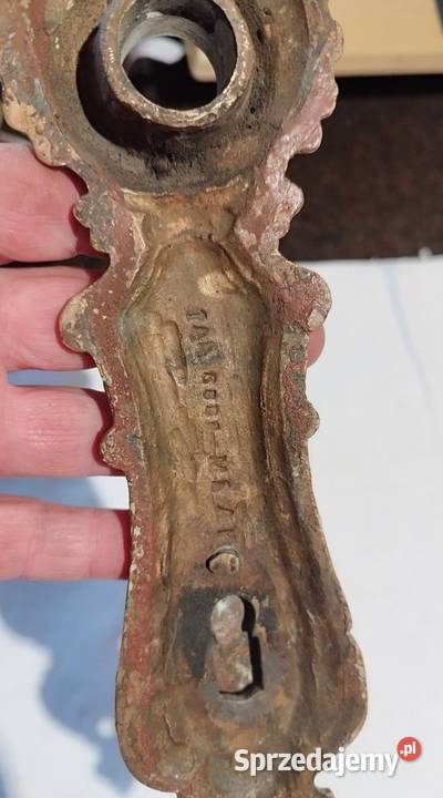 Ozdobny stary szyld drzwiowy