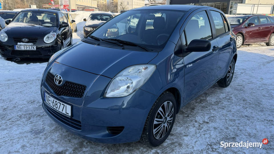 Toyota Yaris 13 Benzyna Zarejestrowany VAT marża Yaris