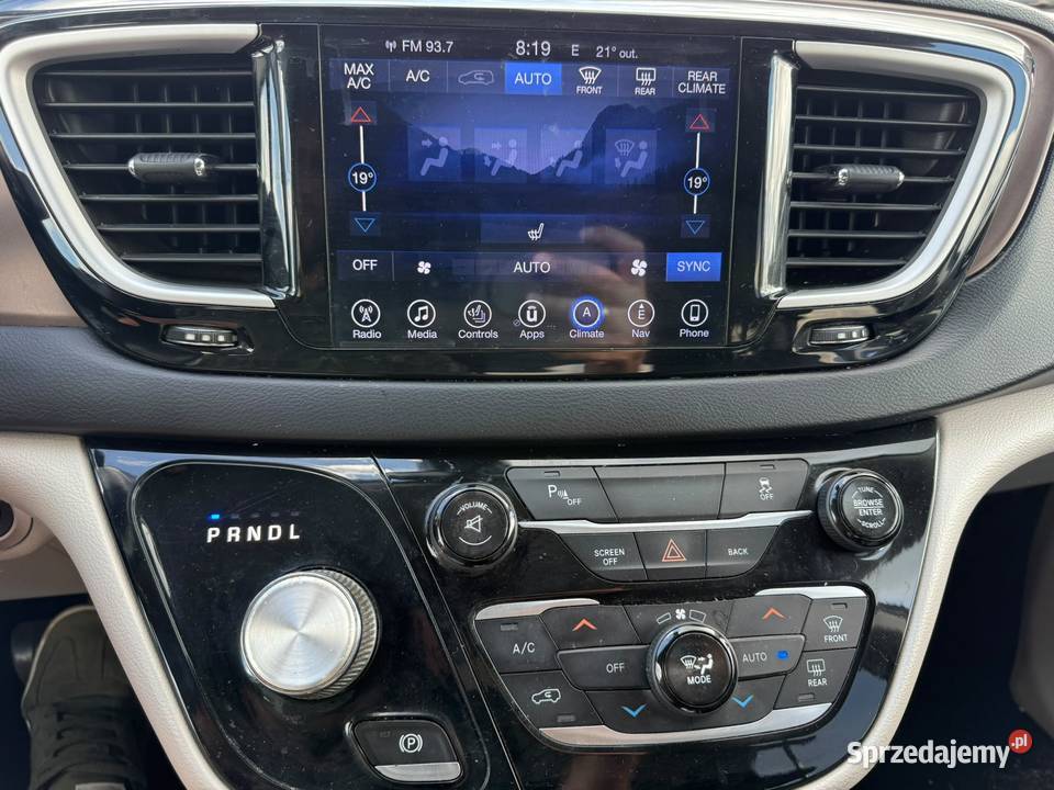 CHRYSLER PACIFICA TOURING L 36 2017 okazja tanio Węgrzce