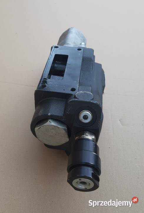 SCANIA HYDRAULIKA PRZYSTAWKA ZAWÓR ROZDZIELACZ pompy wspomagania Trzciel