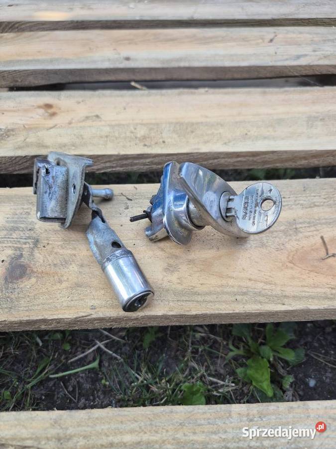 Renault R4 2 seria klamka bagażnika chrom Jelcz-Laskowice sprzedam