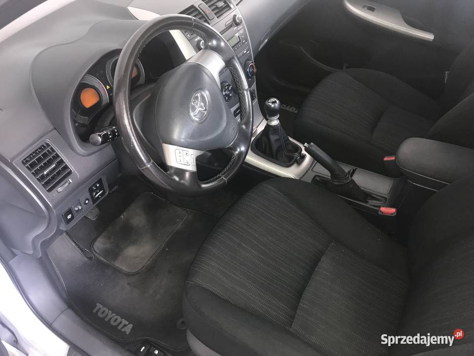 Toyota Corolla 16 MPI Rok produkcji 2010 sprzedam