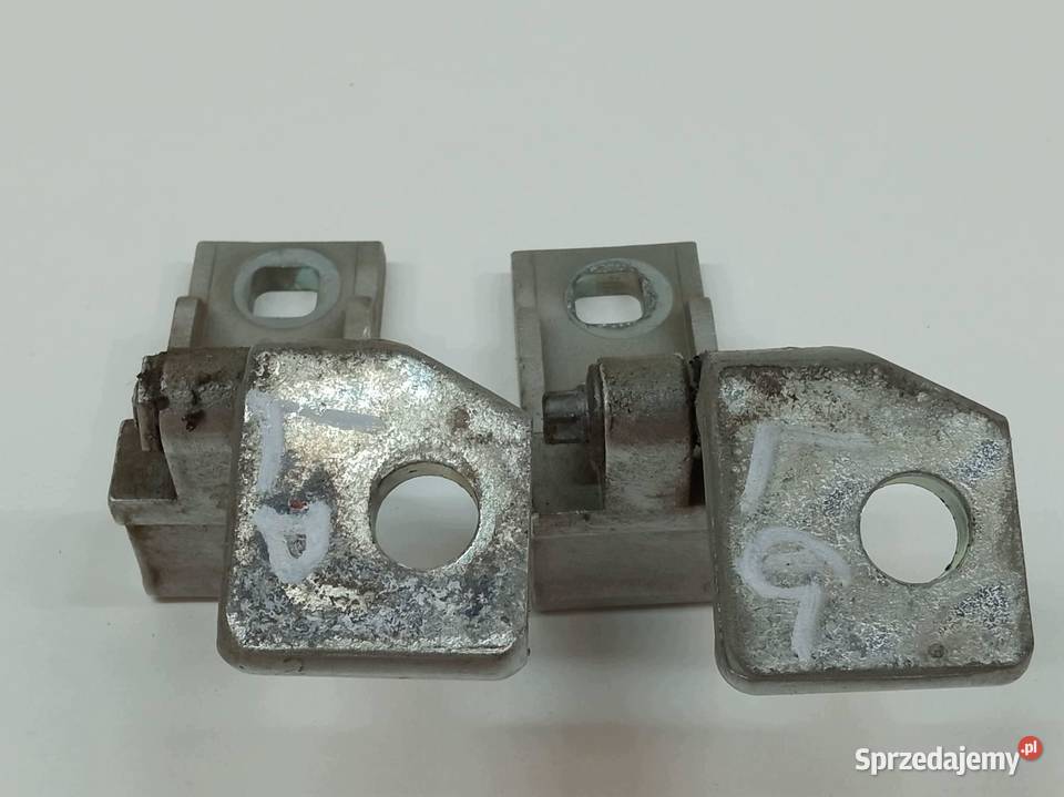 ZAWIAS DRZWI LEWY PRZÓD 13180565 Opel Corsa V Rok produkcji 2016 Motoryzacja sprzedam