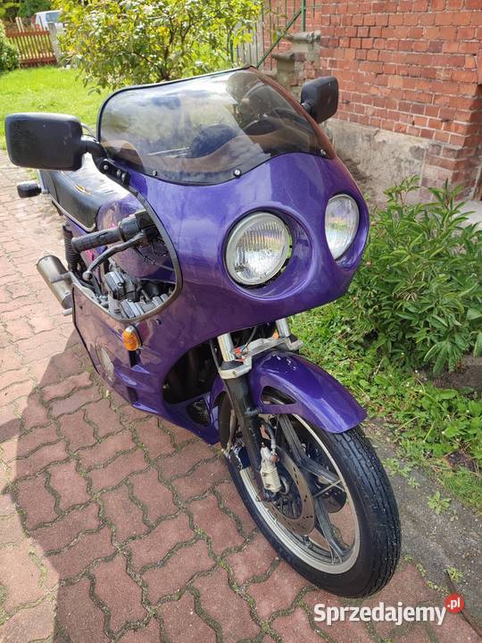 Suzuki GSX 750 E Youngtimer Restomod 1979 granatowy