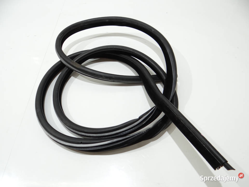 USZCZELKA DRZWI LEWY PRZÓD BMW E61 7033774 osobowe Strzyżewice