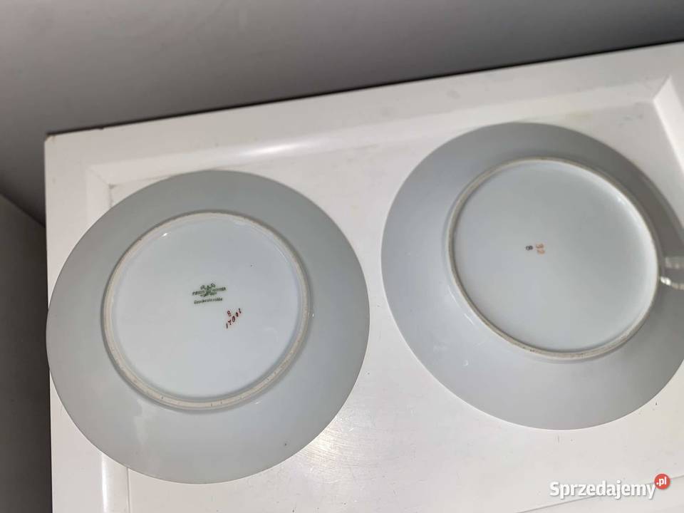 porcelanowe dwa talerze z kwiatami z sygnatura 2 Porcelana i szkło Kraków
