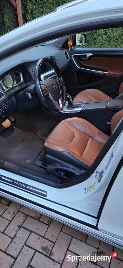 Wyjątkowe Volvo V60 Cross Country 25T AWD Twój Niewodnica Korycka