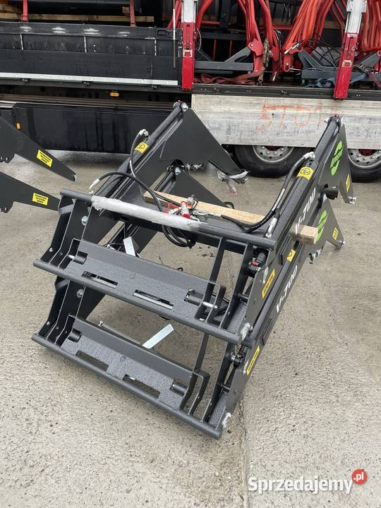 Ładowacz czołowy firmy Agrosped model V700 Dobromyśl