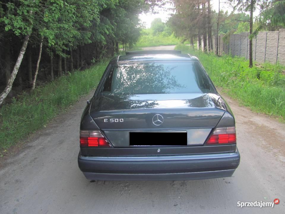 Mercedesik E 500 320KM