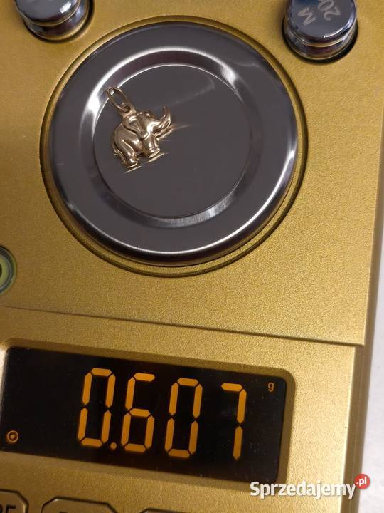 Sprzedam złotą zawieszkę słonika 585 sprzedam