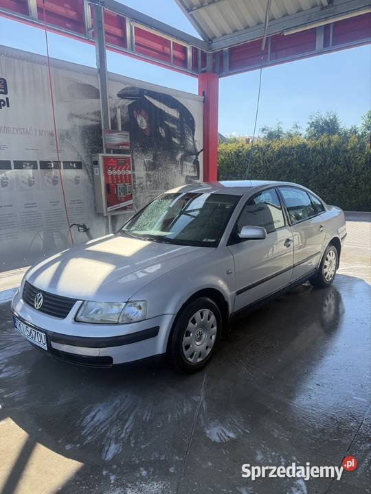 Passat 18B nowe OC i bt klimatyzacja sprawna Bieliny