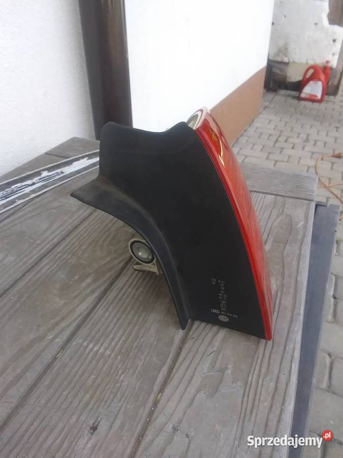 Lampa tył prawa A4 b7 sedan osobowe Lubin
