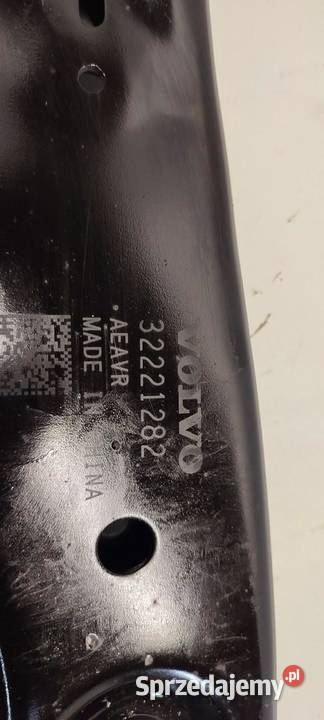 VOLVO XC40 WAHACZ PRAWY PRZÓD 32221282 osobowe Półki tylne