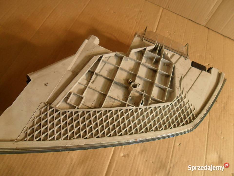 LAMPA PRAWY PRZÓD EU VP4SHX13005CAF SKODA Nowy Tomyśl