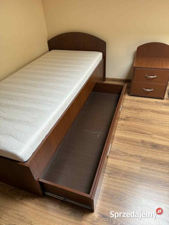 Zestaw mebli łóżko 1osobowe materac szafka nocna Wolanów