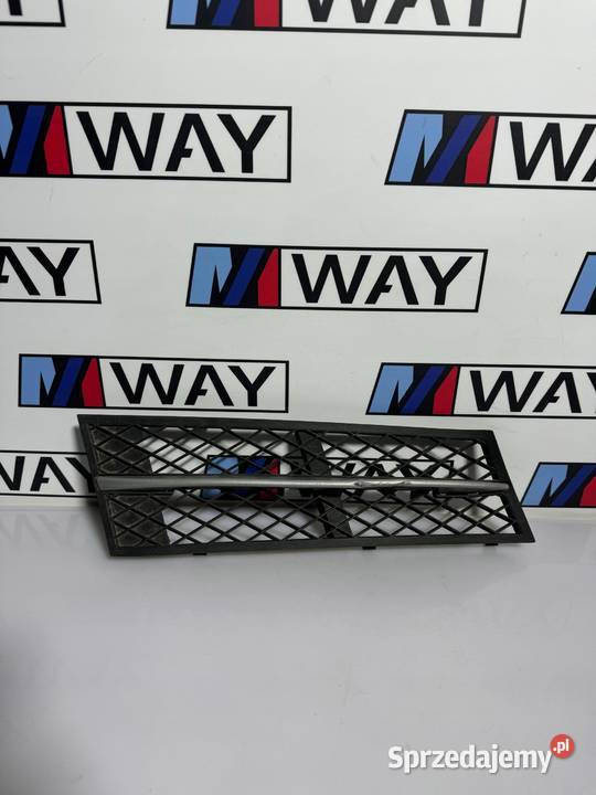 BMW F10 F11 KRATKA ZDERZAKA PRZEDNIEGO PRAWA