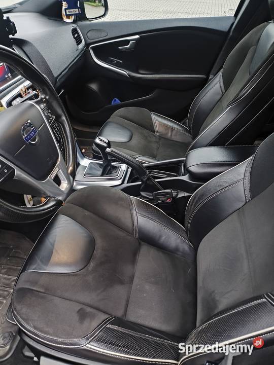 Volvo V40 D2 r design 2016 143 Rok produkcji 2015 Dynów