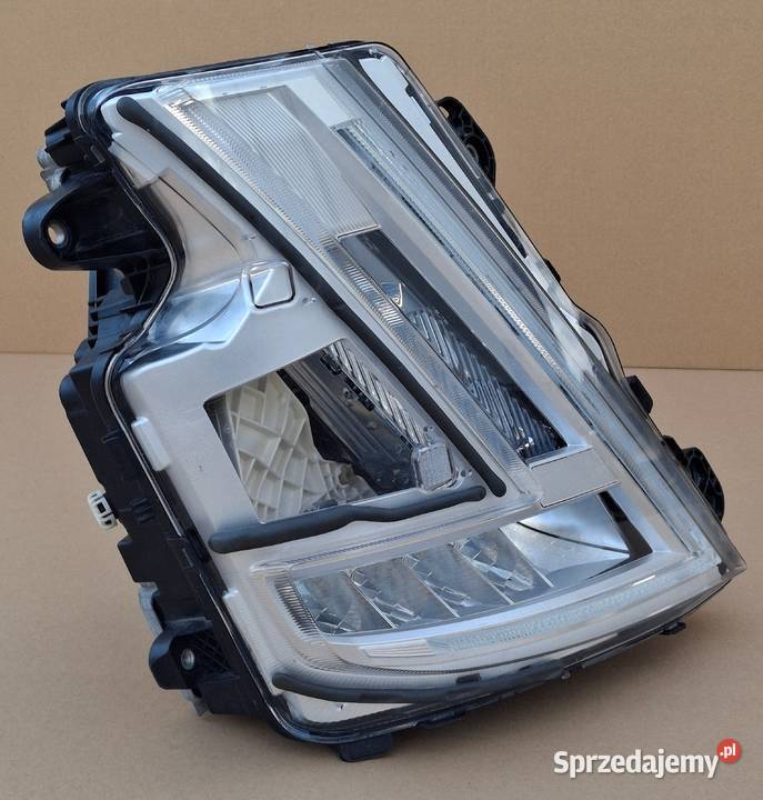 VOLVO FH5 FH 5 REFLEKTOR PRAWY FULL LED LAMPA