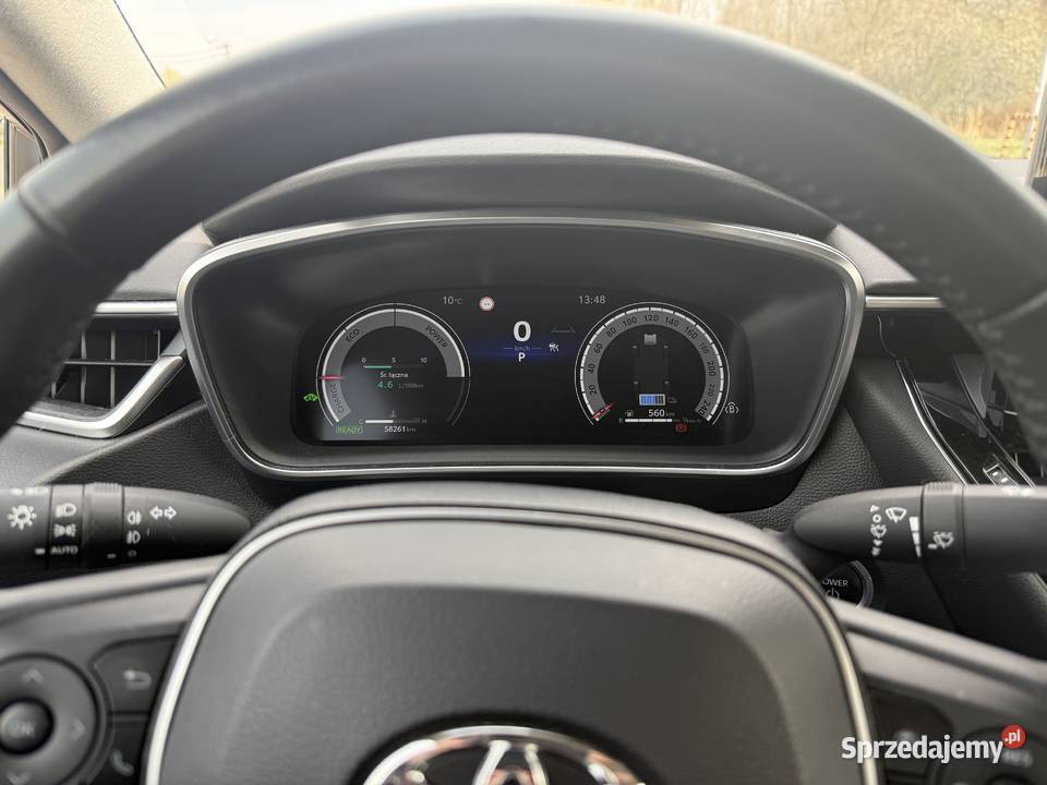 Toyota corolla e21 sedan hybryda Polski salon