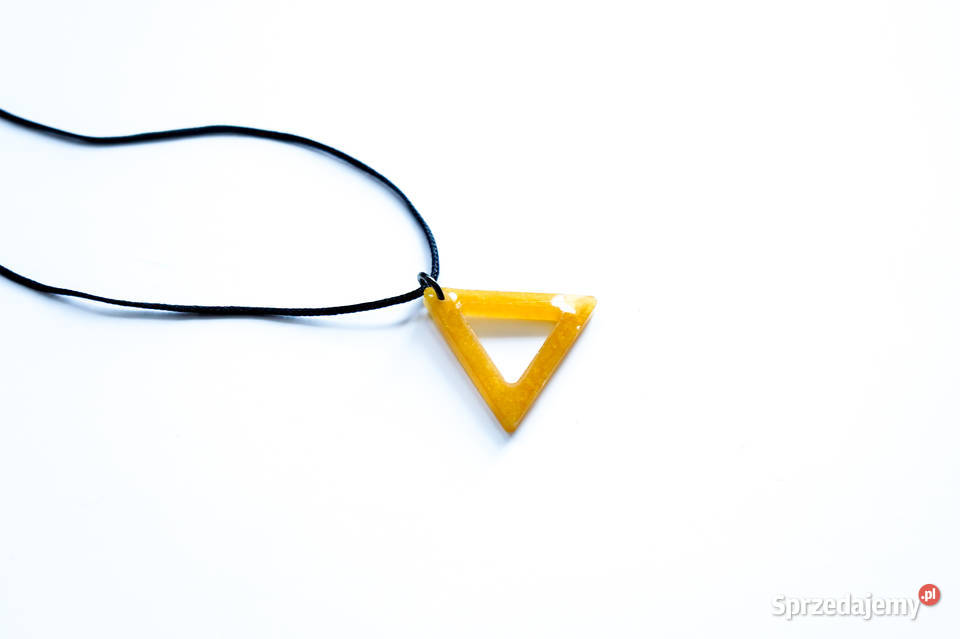 Trójkątny wisiorek z żywicy epoksydowej Warszawa