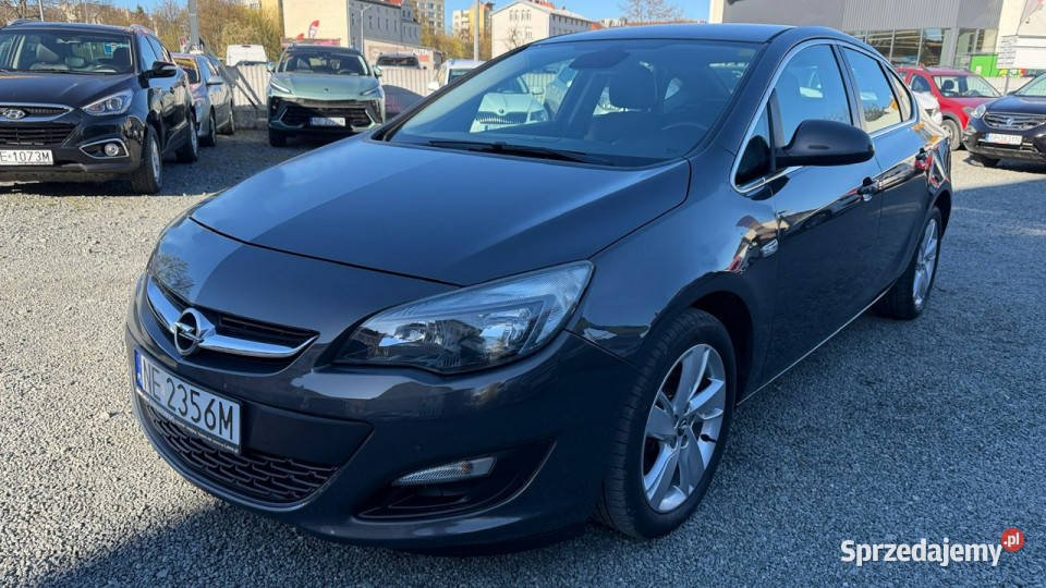 Opel Astra Benzyna Zarejestrowany Ubezpieczony J