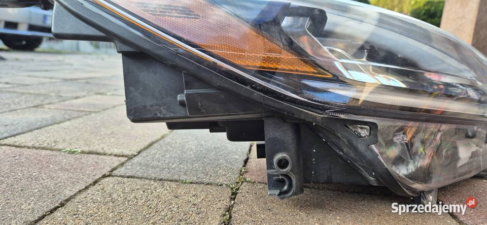 FORD ESCAPE 2020 REFLEKTOR LAMPA SOCZEWKOWA Z łódzkie Łódź