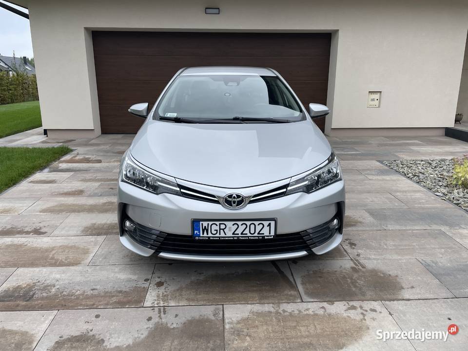Toyota Corolla 16 132 bezwypadkowa salon Warka