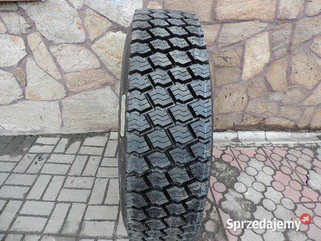 Opona 31580R225 Bieżnik zimowy 80 Przeworsk sprzedam