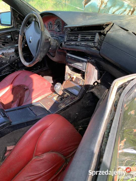 Samochód MercedesBenz SL 320V6 uszkodzony Kołobrzeg