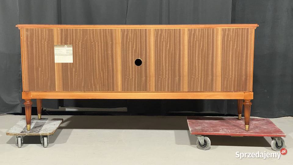 Intarsjowana komoda na zwężanych nogach Warrings Gryfice