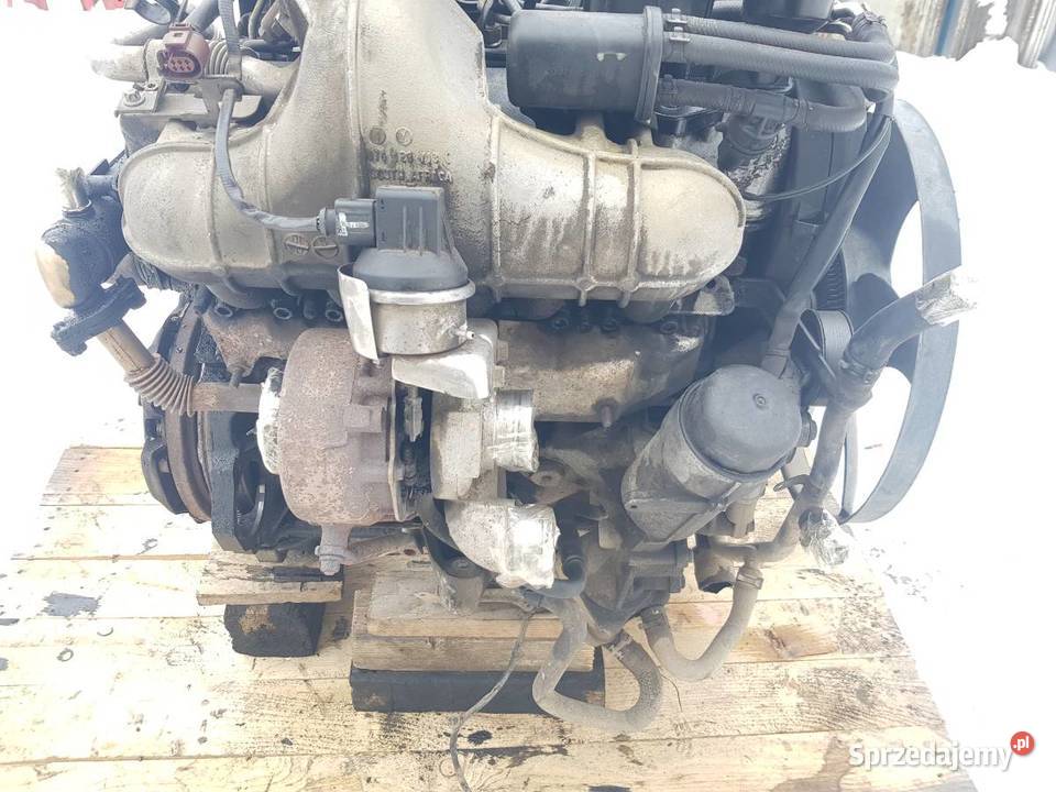 SILNIK KOMPLETNY VW CARFTER 30 35 CEB