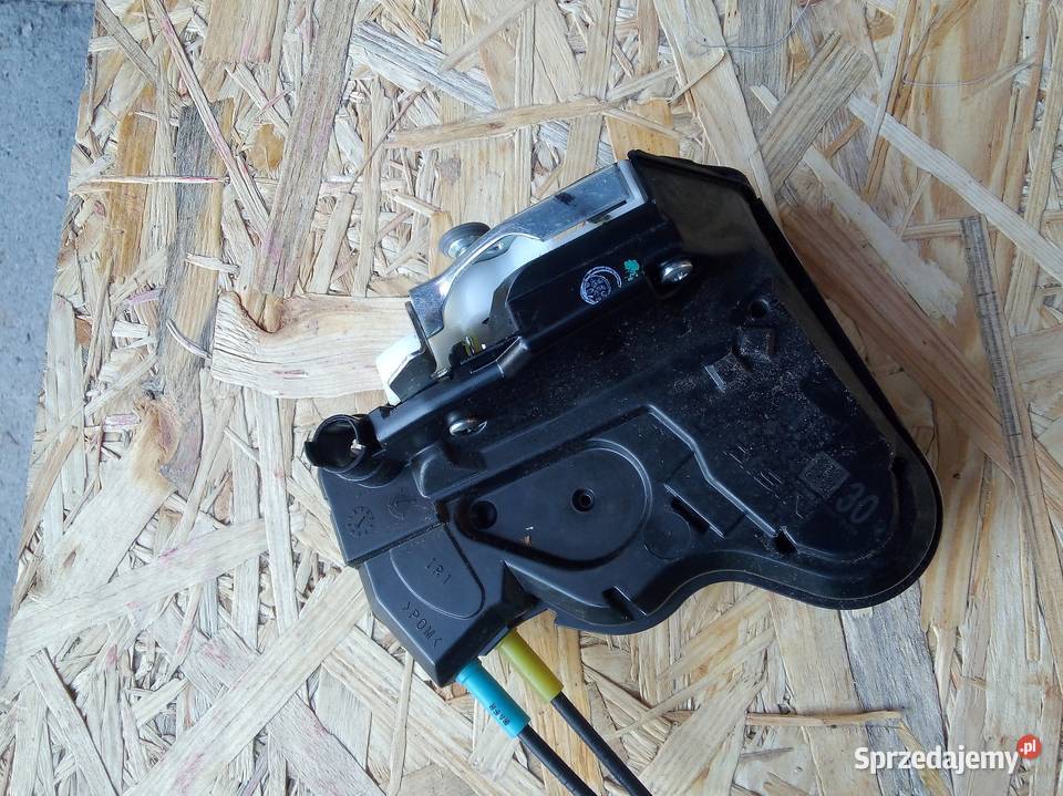 Zamek Drzwi Prawy Przód Suzuki Baleno II osobowe Karoseria Olchowa