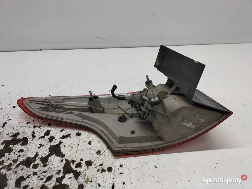 LAMPA TYŁ PRAWA KOMBI Ford Focus Mk3 20102019