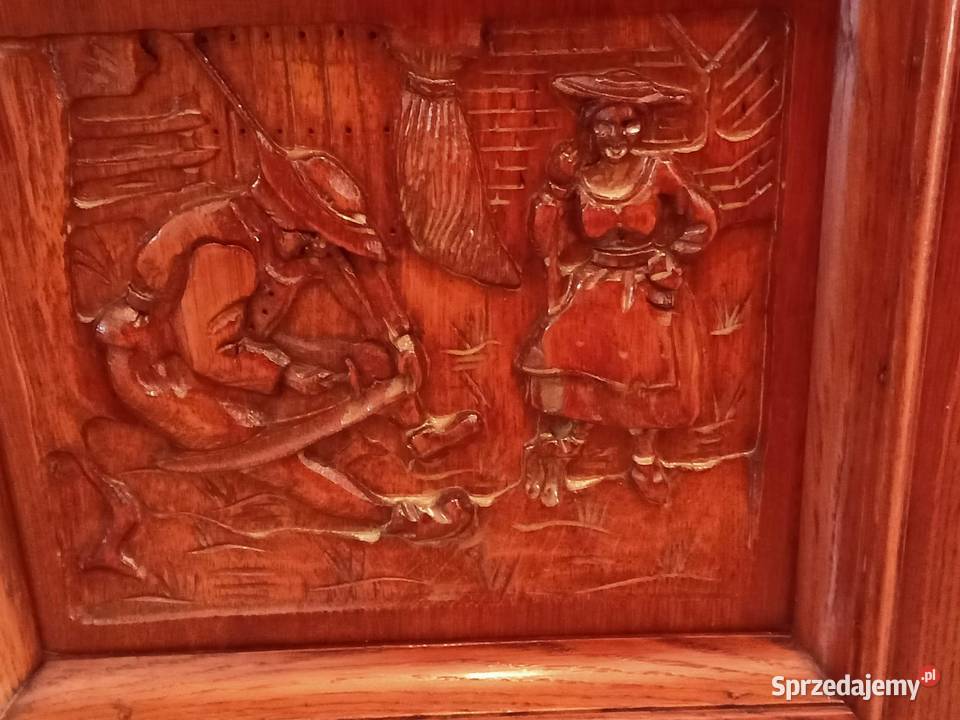 Kredens drewniany rzeźbiony