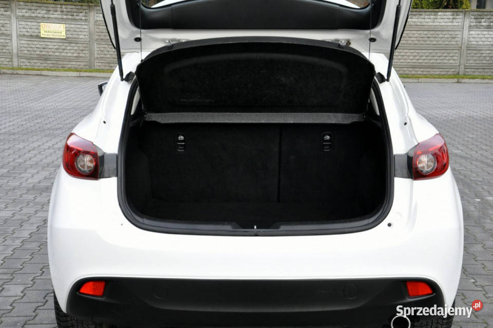 Mazda 3 15i 100 SkyActiveGRVMAluSerwisGwArAnCjA manualna Węgrów