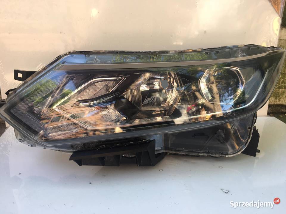 NISSAN QASHQAI 2 LIFT PRAWA LAMPA PRZÓD ZWYKŁA Lampy przednie wielkopolskie Ostroróg sprzedam