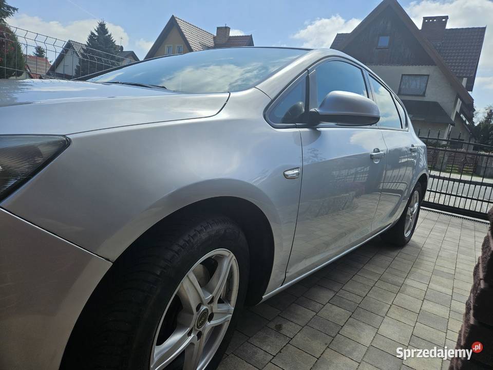 Opel Astra J 2013 r Kąty Wrocławskie