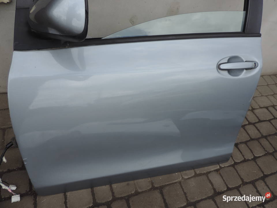 DRZWI TYLNE PRZEDNIE TOYOTA YARIS II HB 1F8