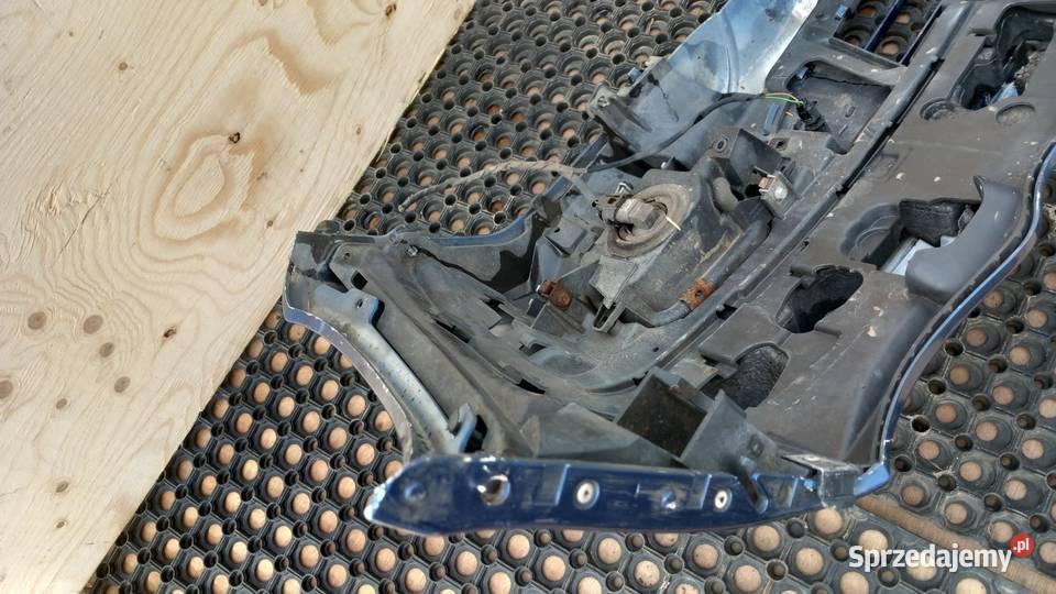 MERCEDES W203 LIFT ZDERZAK PRZÓD HALOGEN C345 Zbierkowo