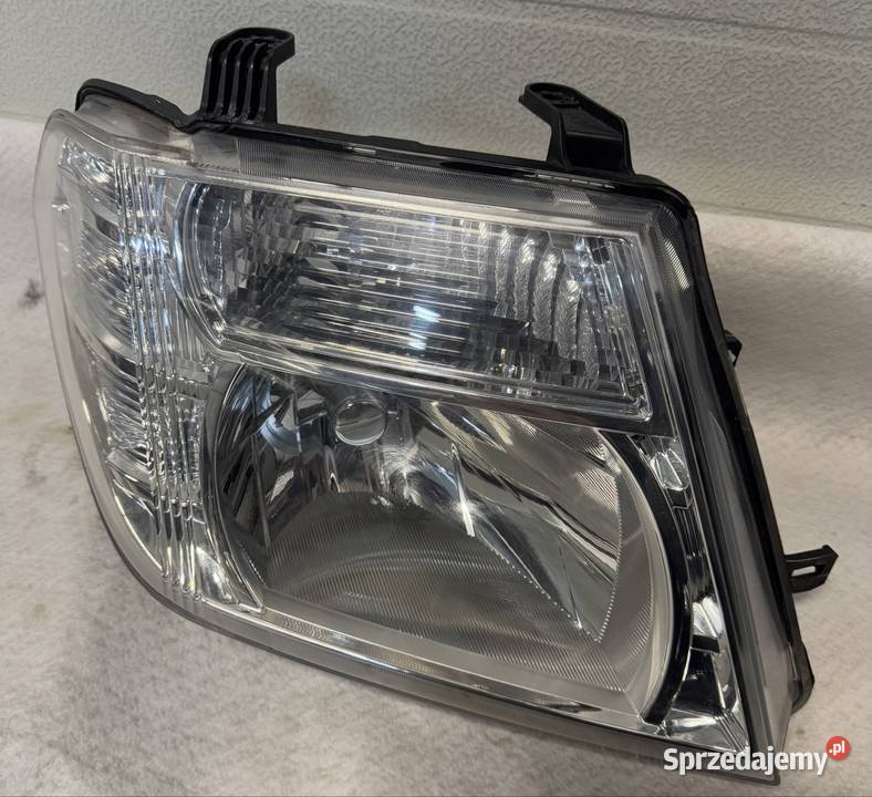 Lampa prawy przód Nissan Navara D40 Lift 1014 Lampy przednie
