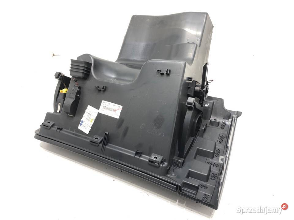 SCHOWEK PASAŻERA SKODA RAPID Kombi 5JB857097E osobowe