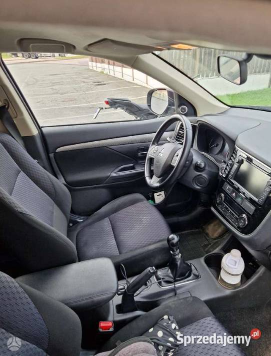 MITSUBISHI OUTLANDER
